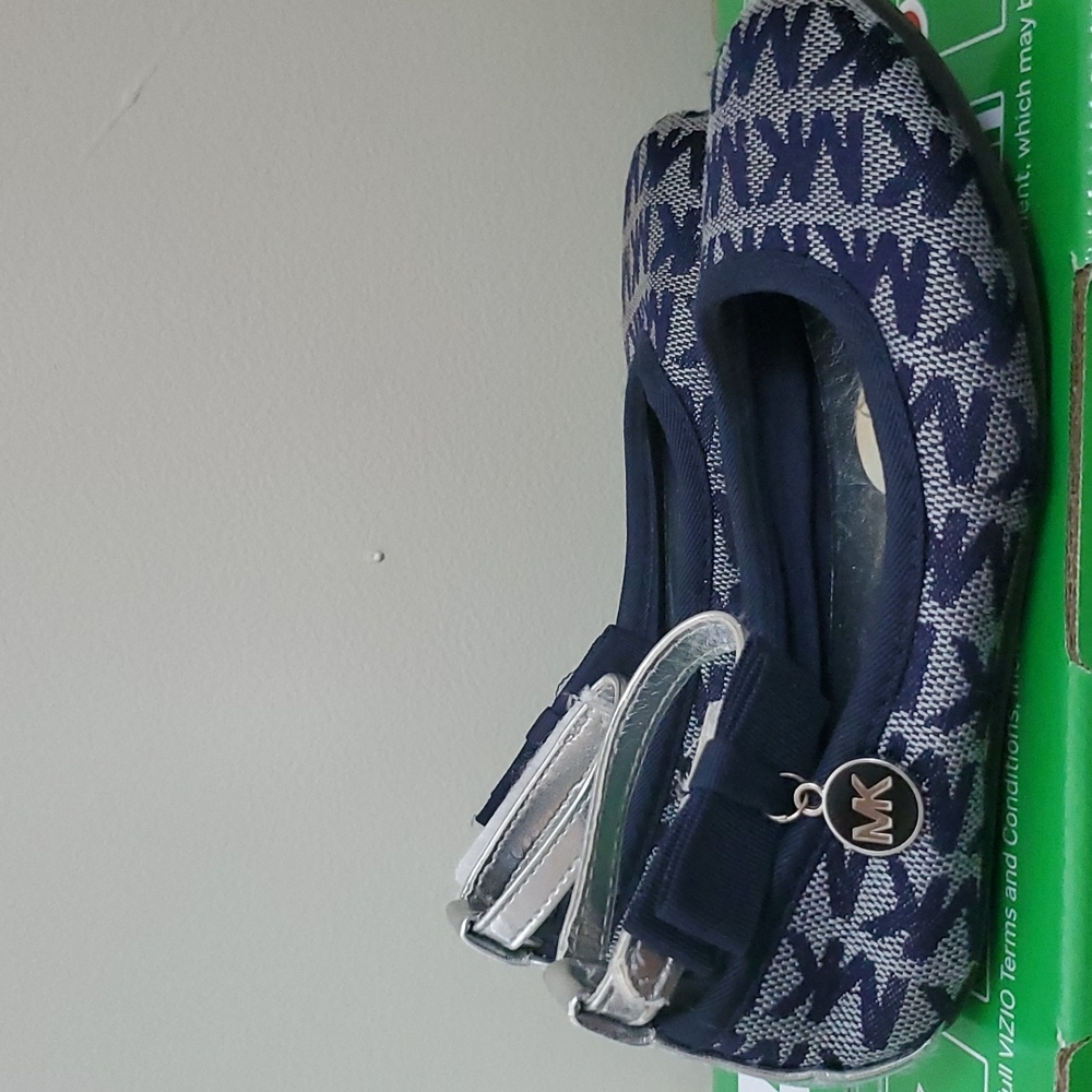 Micheal kors Lil girl dress shoe